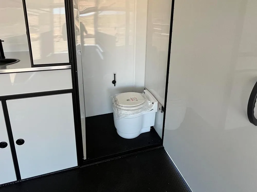 8.5 x 24 ATC ROM 450 Sport/Car Hauler Polar White toilet