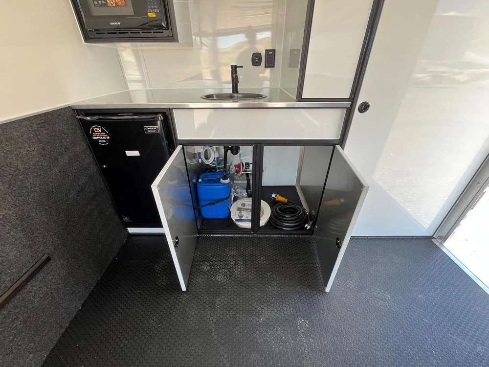 8.5 x 24 ATC ROM 450 Sport/Car Hauler Polar White bottom cabinet open