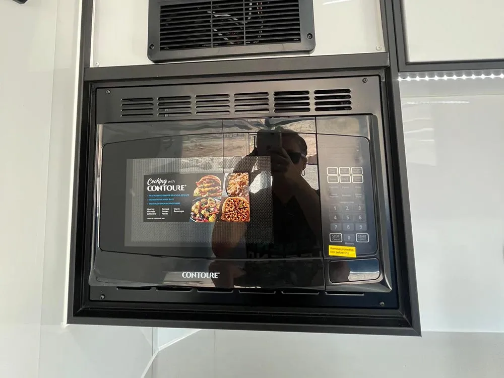 8.5 x 24 ATC ROM 450 Sport/Car Hauler Polar White microwave