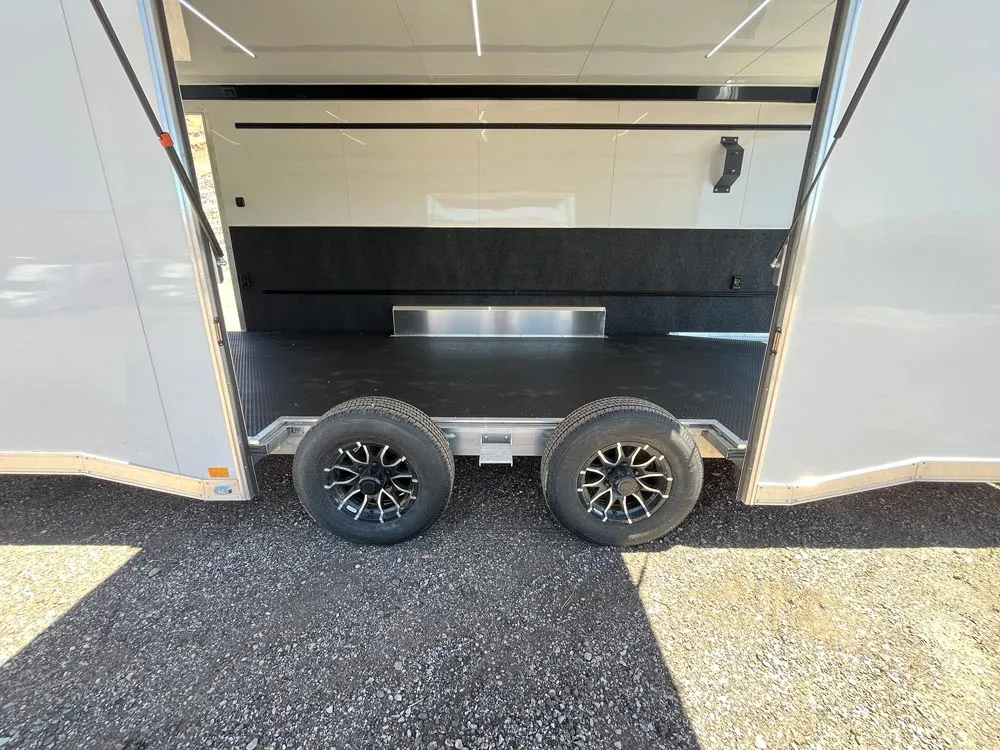 8.5 x 24 ATC ROM 450 Sport/Car Hauler Polar White side hatch open