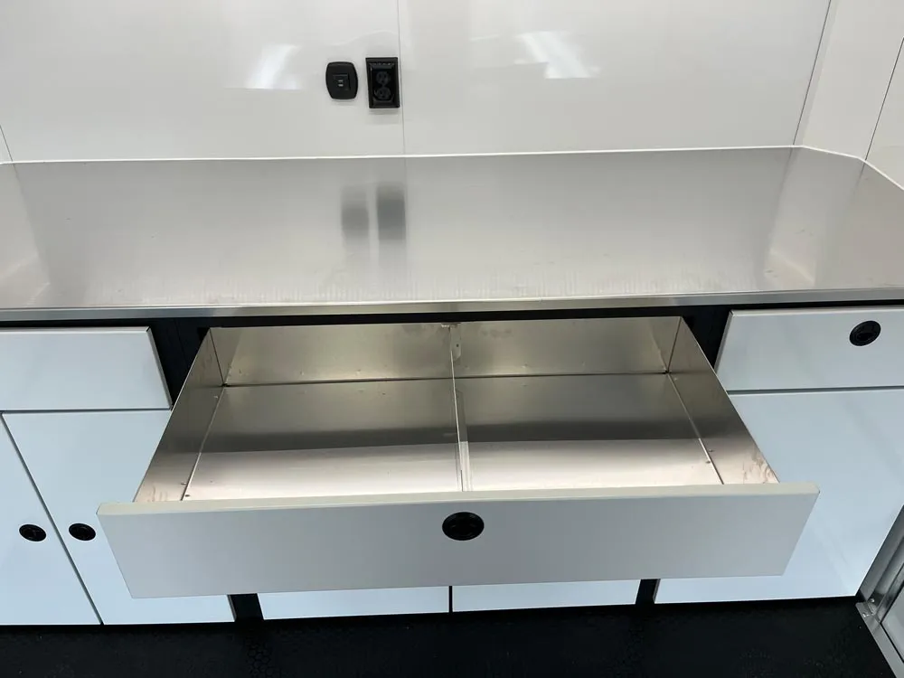 8.5 x 24 ATC ROM 550 Sport/Car Hauler Polar White center drawer