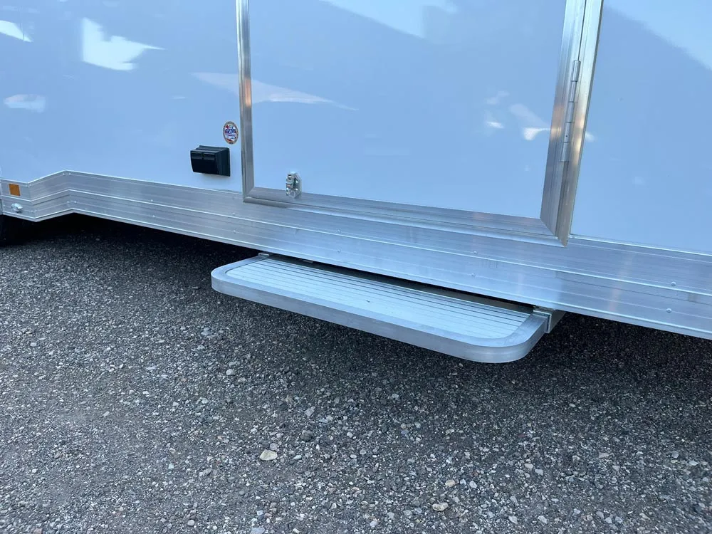 8.5 x 24 ATC ROM 550 Sport/Car Hauler Polar White side door step