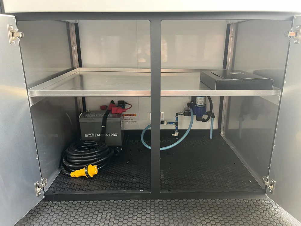 8.5 x 24 ATC ROM 550 Sport/Car Hauler White Inside Cabinet