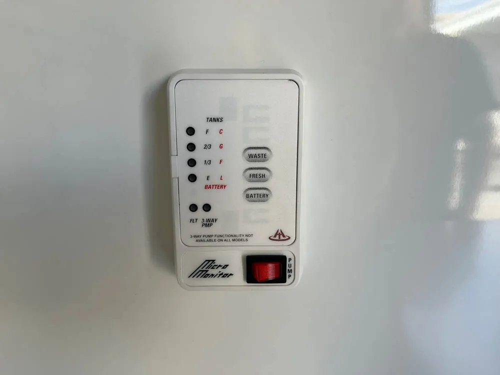 8.5 x 24 ATC ROM 550 Sport/Car Hauler White Control Panel