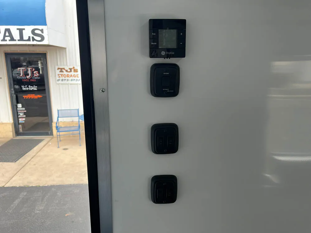 8.5 x 28 ATC ROM 550 Sport/Car Hauler Med Charcoal Controls