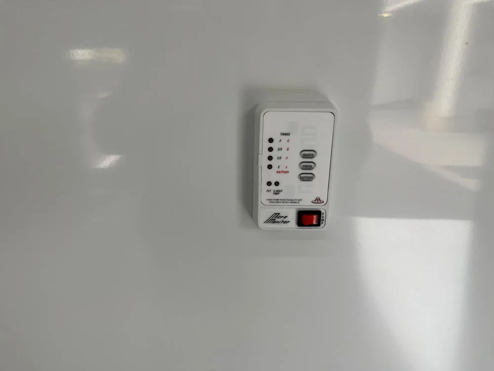 8.5 x 28 ATC ROM 550 Sport/Car Hauler Med Charcoal AC control