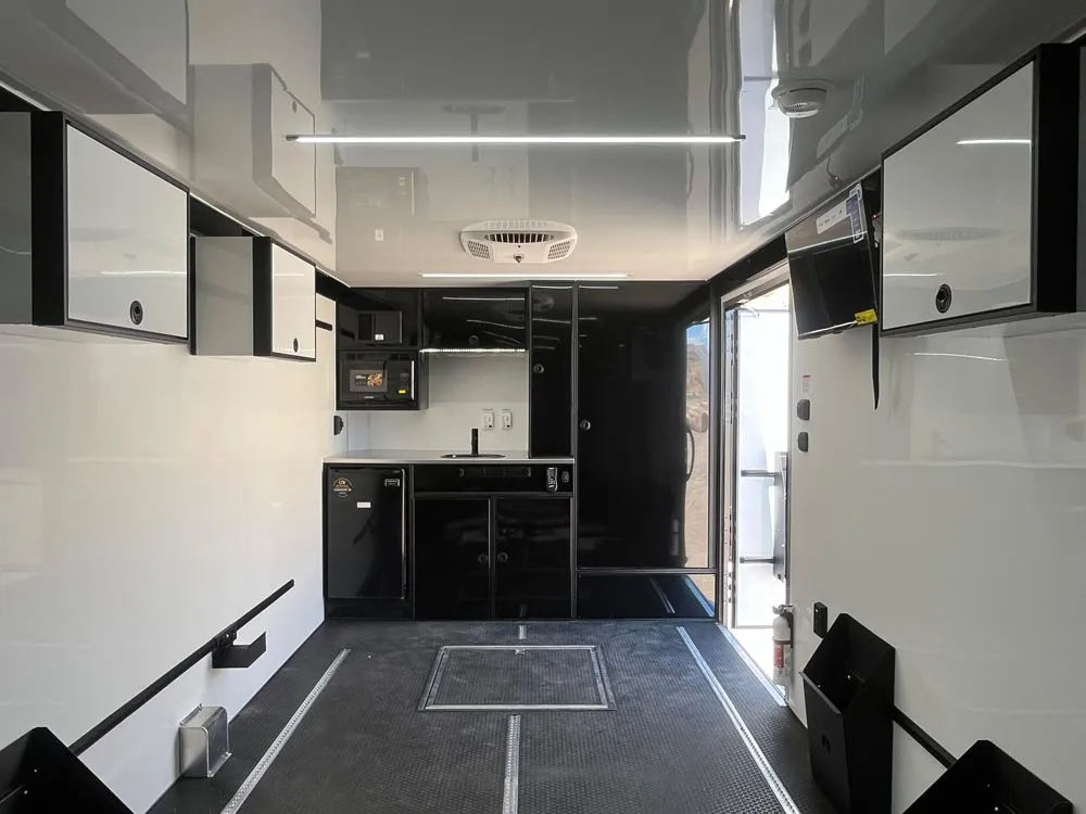 8.5 x 32 ATC ROM 550 Sport/Car Hauler Polar White inside towards front
