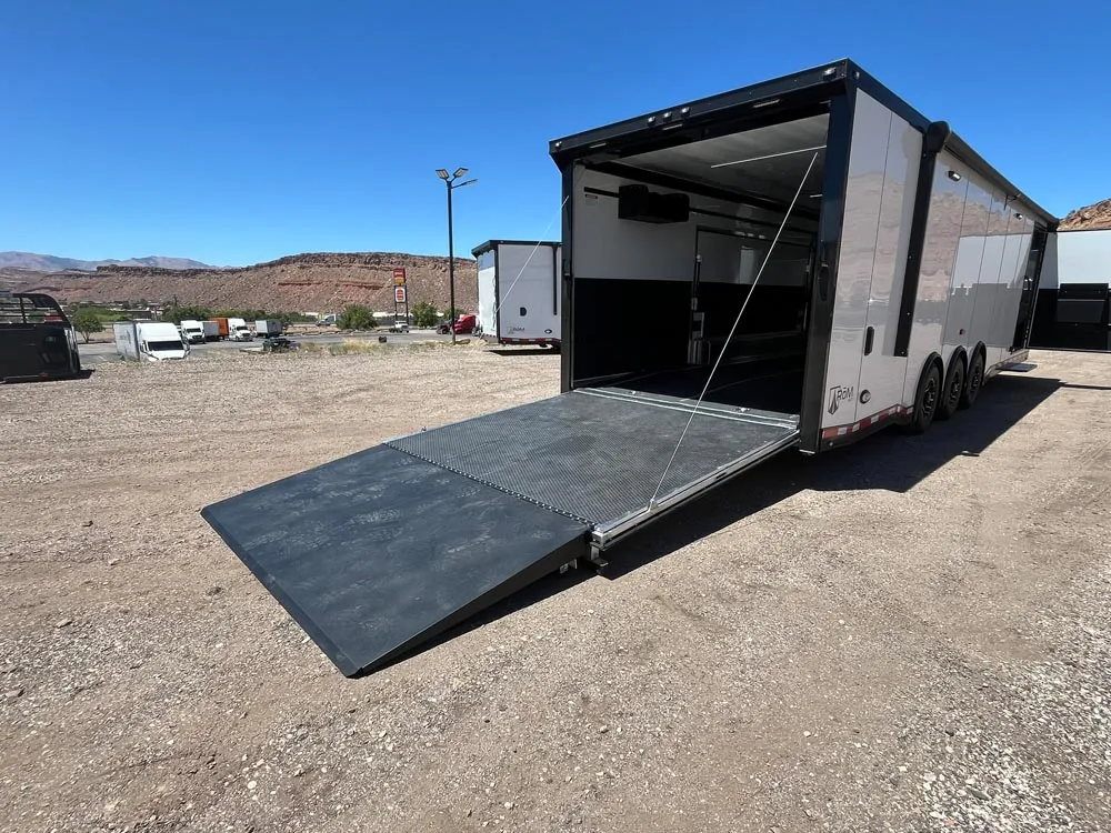 8.5 x 32 ATC ROM 550 Sport/Car Hauler Polar White rear ramp down side