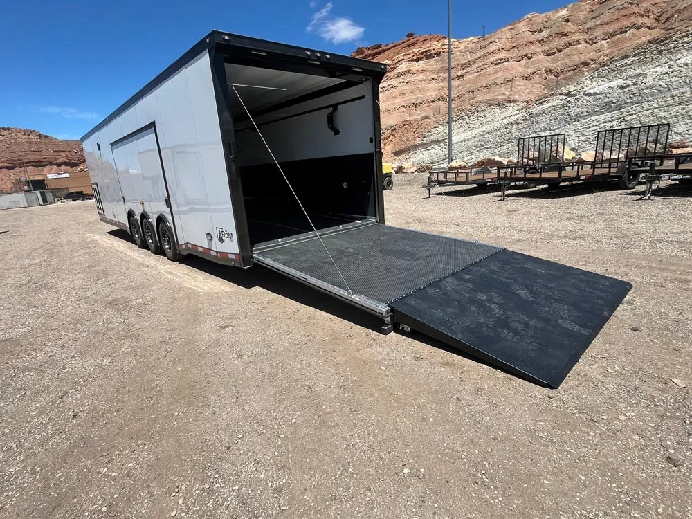 8.5 x 32 ATC ROM 550 Sport/Car Hauler Polar White rear ramp down left side