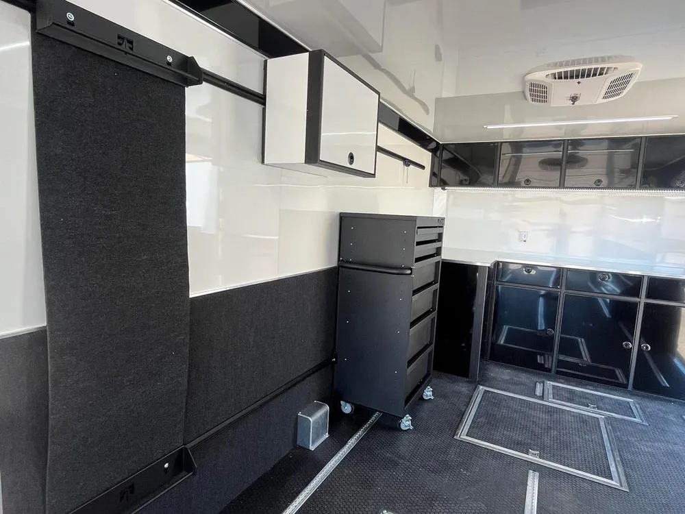 8.5 x 32 ATC ROM 550 Sport/Car Hauler Polar White side cabinets toolbox
