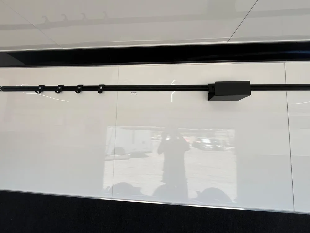 8.5 x 32 ATC ROM 550 Sport/Car Hauler Polar White hanging rail