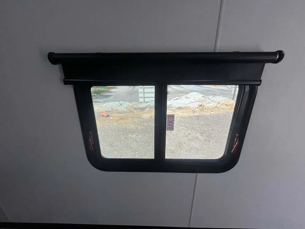 7.5 x 16 ATC STO 450 Cargo Trailer Tandem Polar White 0096 side window