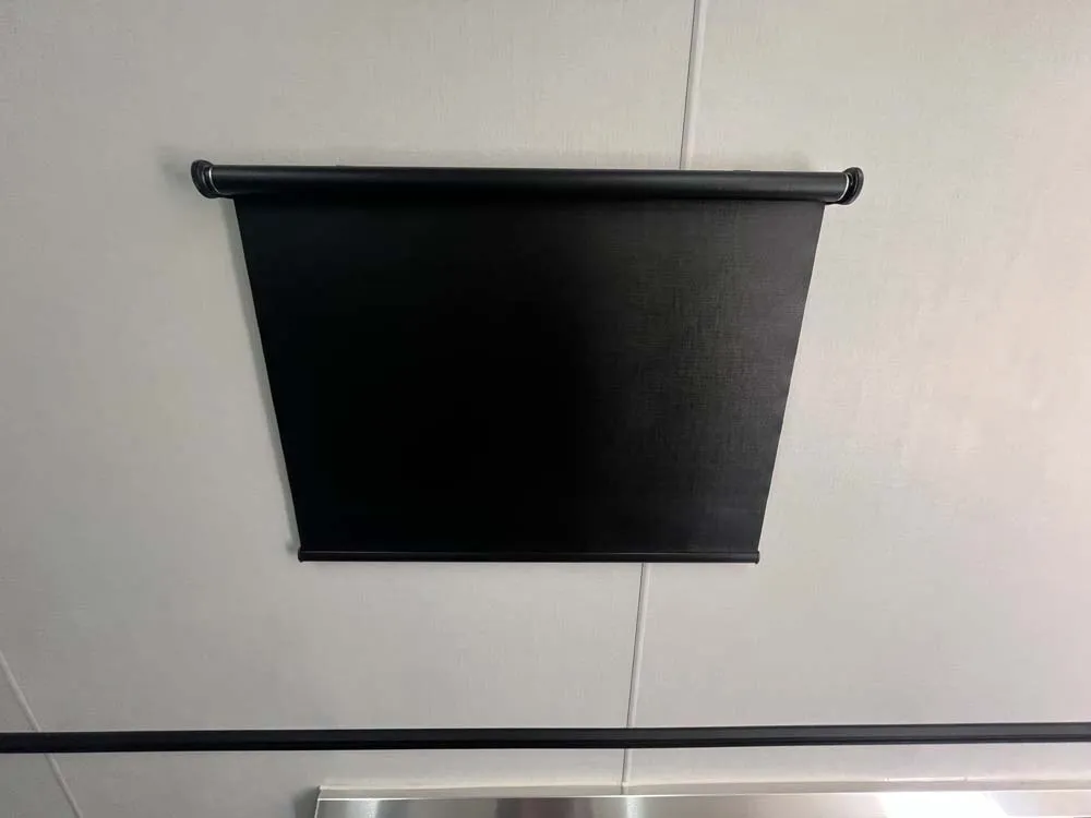7.5 x 16 ATC STO 450 Cargo Trailer Tandem Polar White 0096 side window shade
