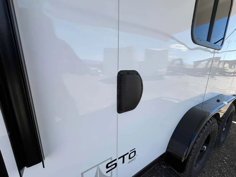 7.5 x 16 ATC STO 450 Cargo Trailer Tandem Polar White side vent