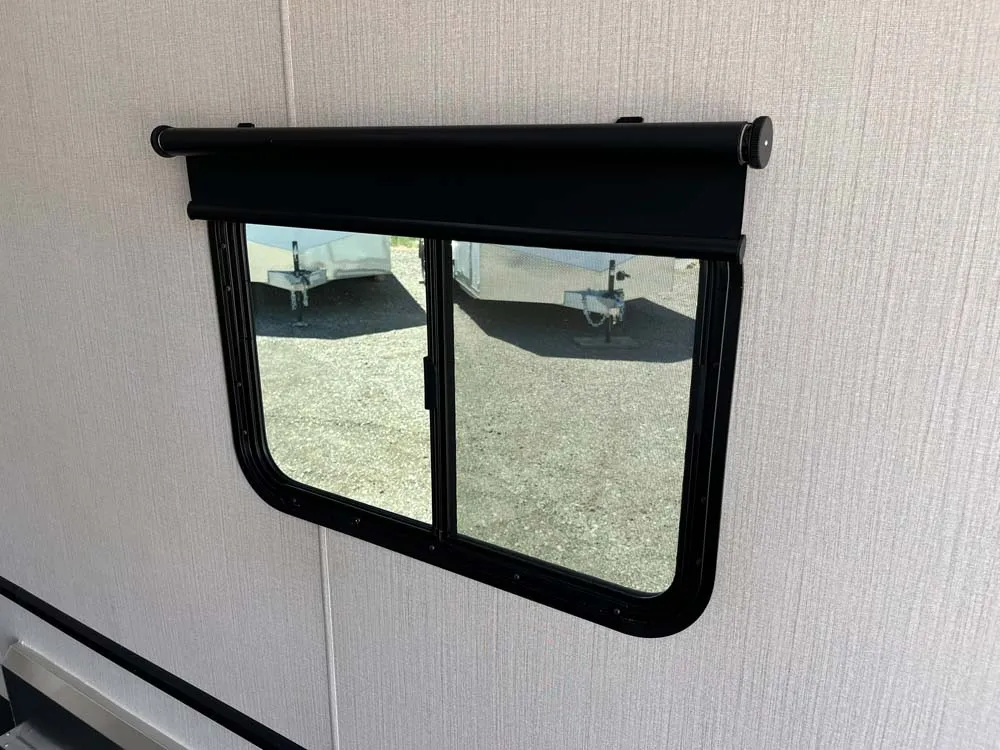 7.5 x 16 ATC STO 450 Cargo Trailer Tandem Polar White side window 1