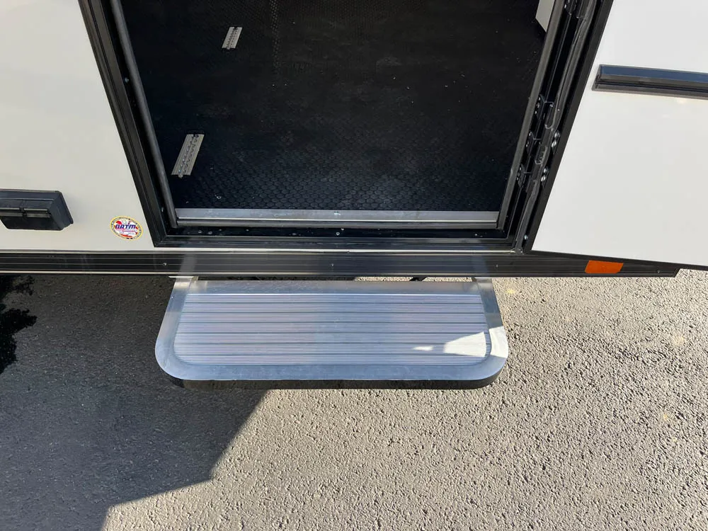 7 x 16 ATC STO 450 Cargo Trailer Tandem Dove Grey Side Door Step