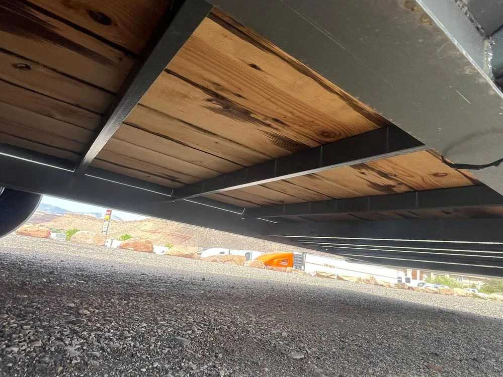 8.5 x 34 Walton Flat Bed CHX Trailer Gooseneck frame underneath