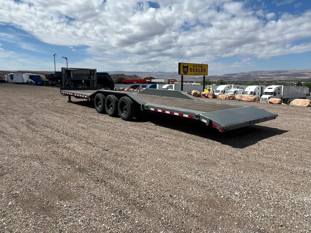 8.5 x 34 Walton Flat Bed CHX Trailer Gooseneck left rear