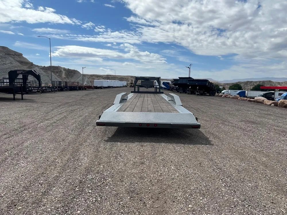 8.5 x 34 Walton Flat Bed CHX Trailer Gooseneck rear